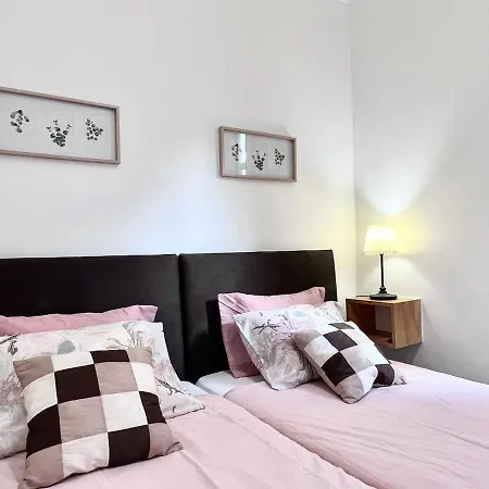 Frank's House & Happy Belem בית הארחה